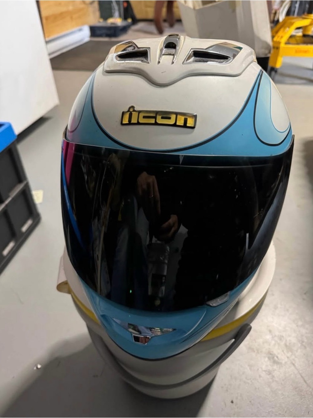 Women’s icon Motorcycle Jacket and Helmet - Picture 4 of 5